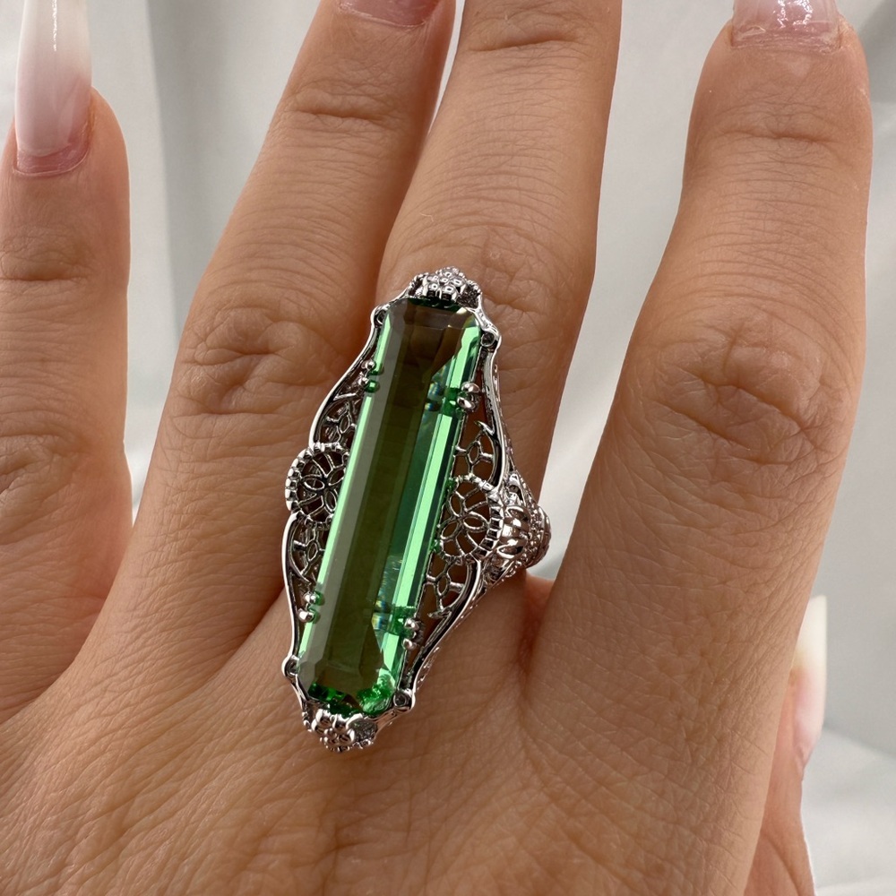 Silver color Ring with Green Gemstone - Picture 8 of 8